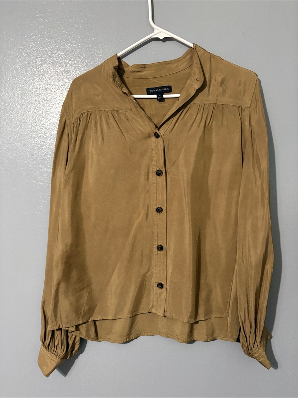 Banana Republic Women's Olive Button-Front Silk-Look Blouse